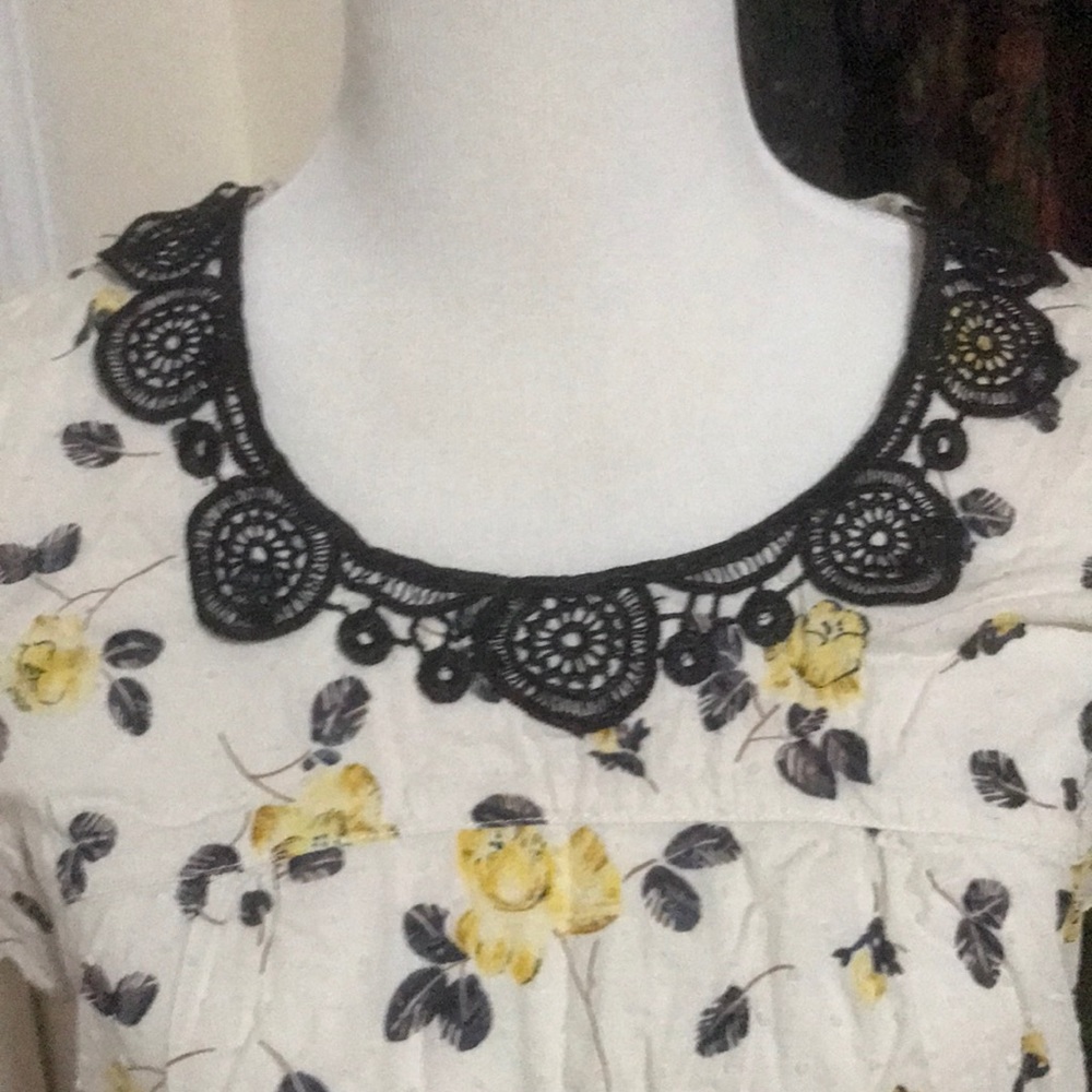 Scrub top - Picture 2 of 2